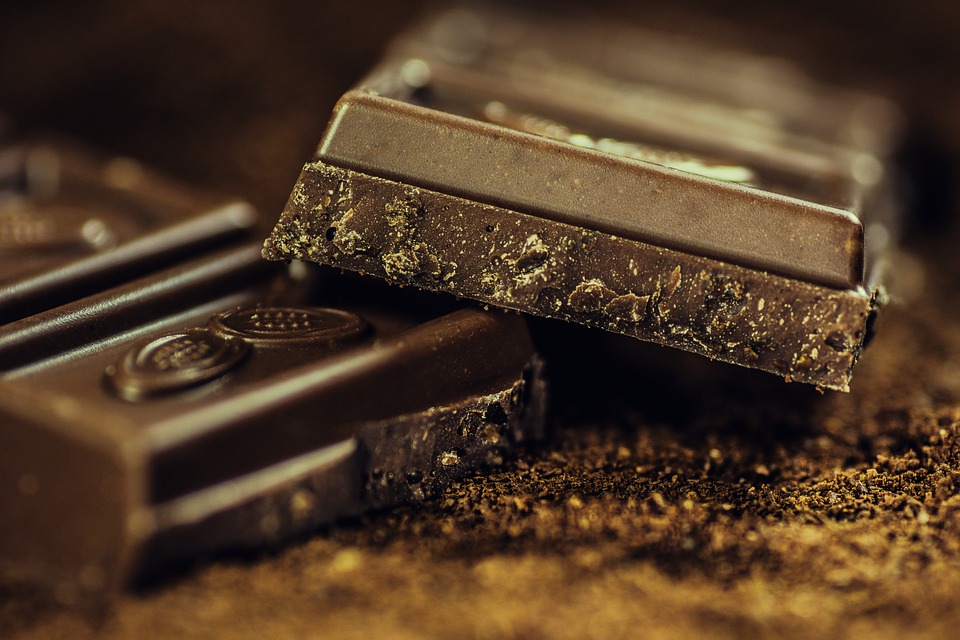 Dark chocolate is packed with antioxidants that increase blood flow to the brain. This boosts concentration and overall brain function. 